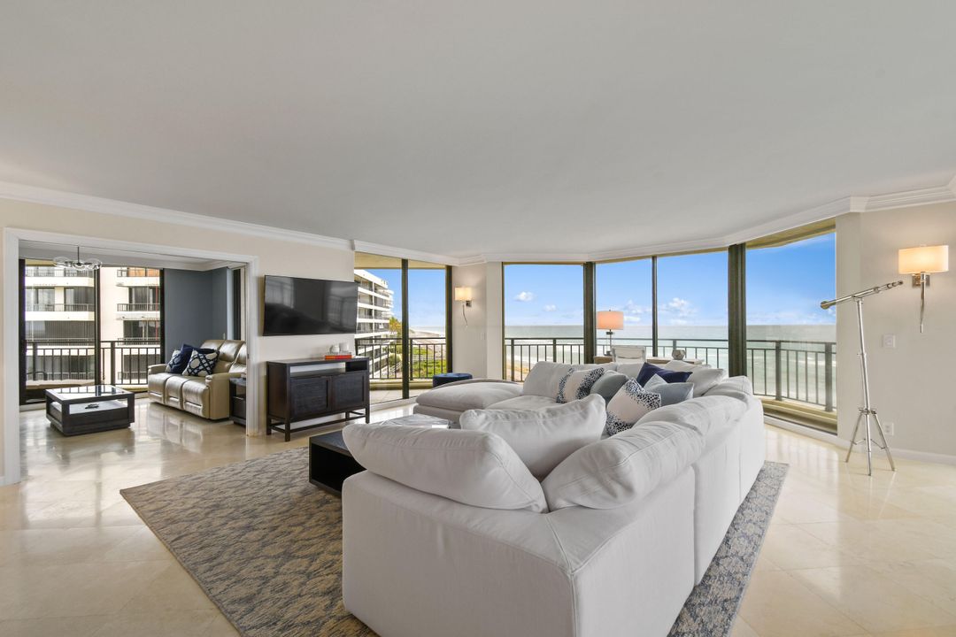 For Sale: $2,999,000 (3 beds, 3 baths, 2676 Square Feet)