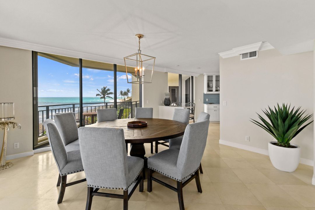 For Sale: $2,999,000 (3 beds, 3 baths, 2676 Square Feet)