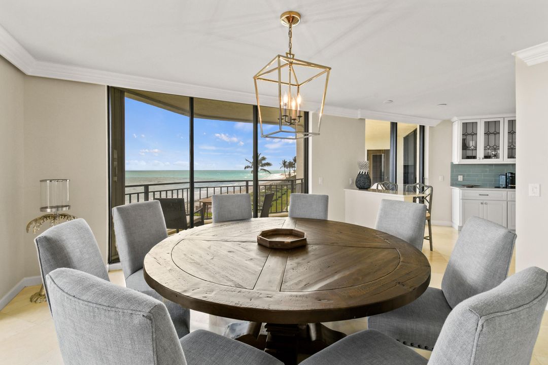 For Sale: $2,999,000 (3 beds, 3 baths, 2676 Square Feet)