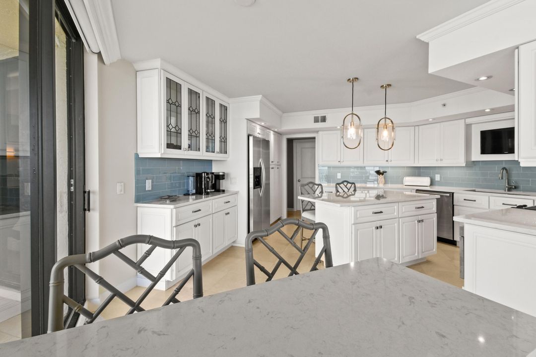 For Sale: $2,999,000 (3 beds, 3 baths, 2676 Square Feet)