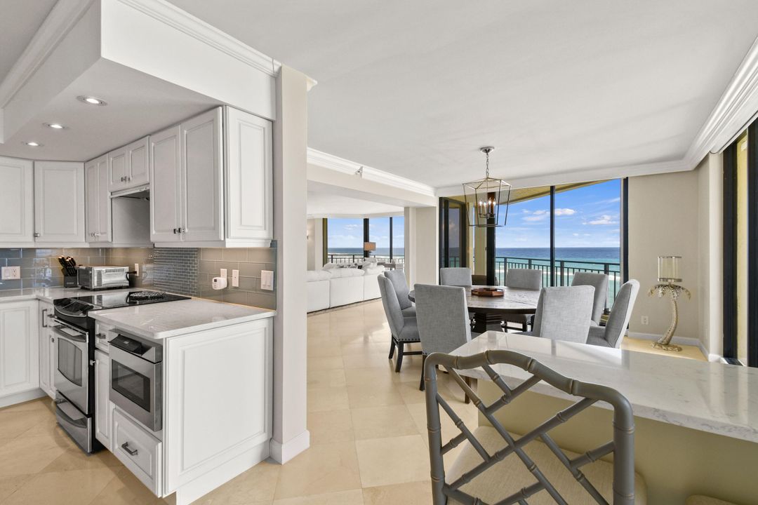 For Sale: $2,999,000 (3 beds, 3 baths, 2676 Square Feet)