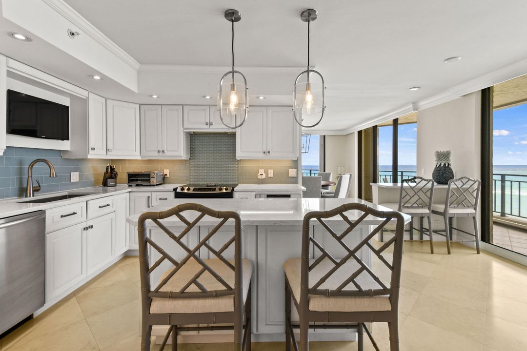 For Sale: $2,999,000 (3 beds, 3 baths, 2676 Square Feet)