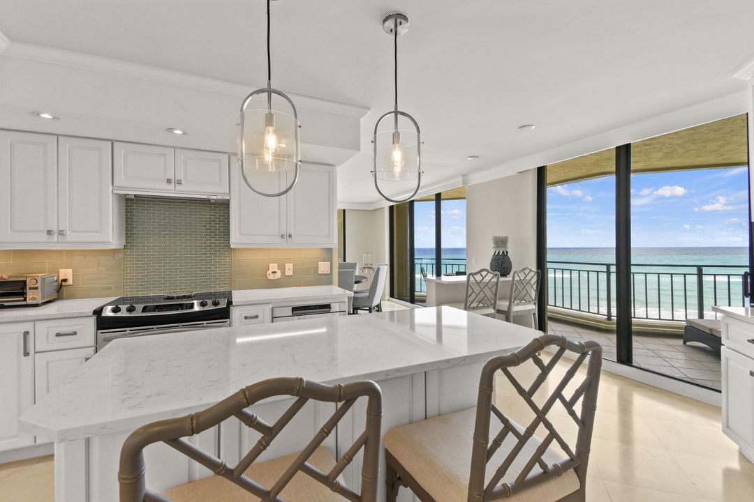 For Sale: $2,999,000 (3 beds, 3 baths, 2676 Square Feet)