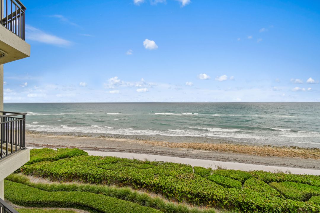 For Sale: $2,999,000 (3 beds, 3 baths, 2676 Square Feet)