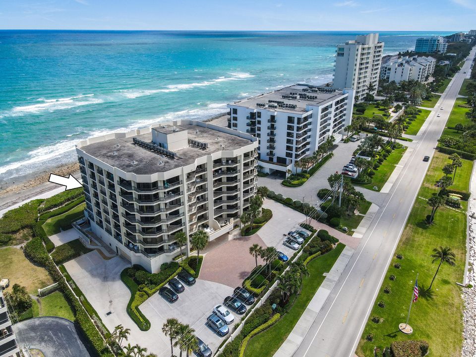 For Sale: $2,999,000 (3 beds, 3 baths, 2676 Square Feet)