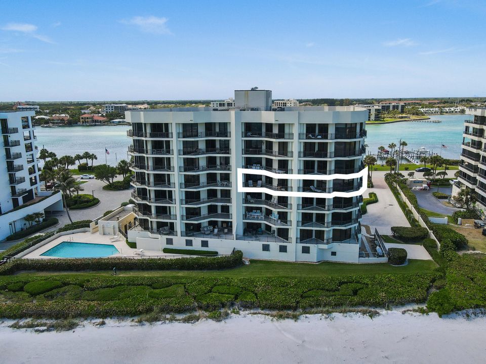 For Sale: $2,999,000 (3 beds, 3 baths, 2676 Square Feet)