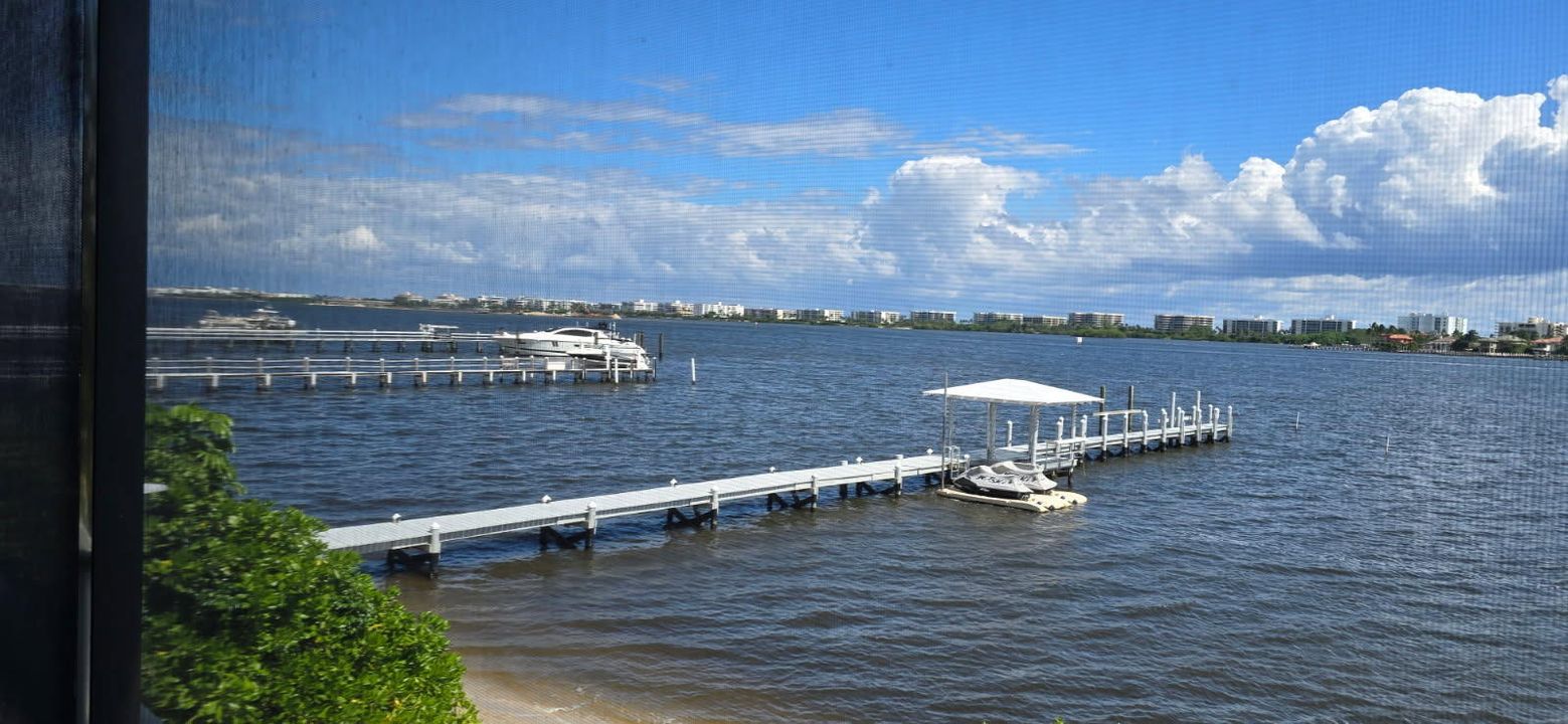 Недавно продано: $264,900 (2 спален, 2 ванн, 1029 Квадратных фут)