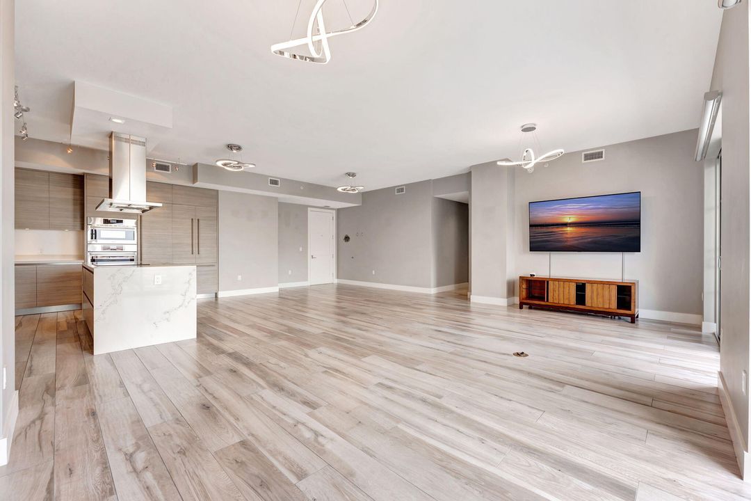 For Sale: $1,999,000 (3 beds, 3 baths, 2426 Square Feet)