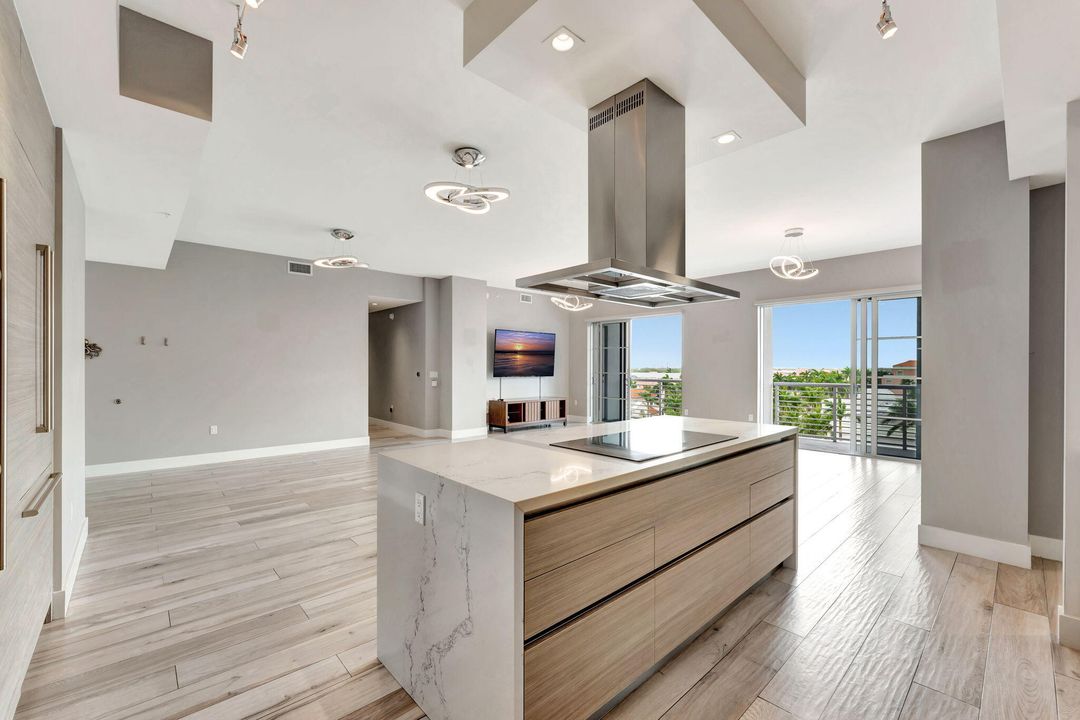 For Sale: $1,999,000 (3 beds, 3 baths, 2426 Square Feet)