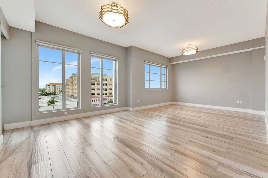 For Sale: $1,999,000 (3 beds, 3 baths, 2426 Square Feet)