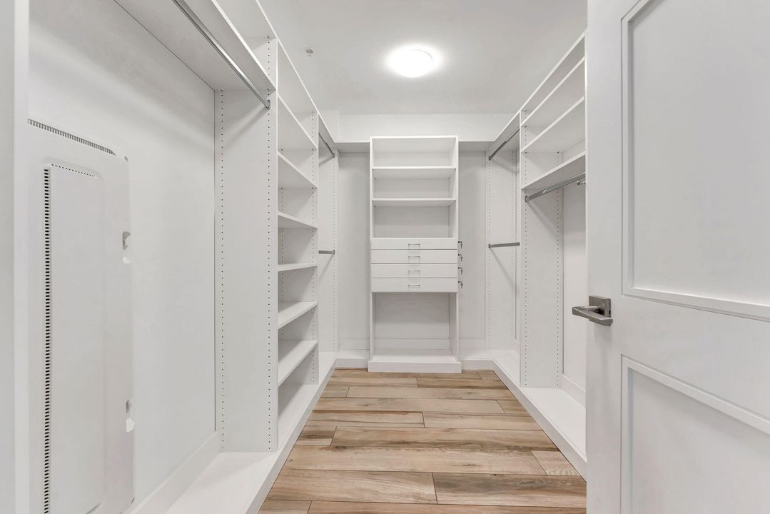 For Sale: $1,999,000 (3 beds, 3 baths, 2426 Square Feet)