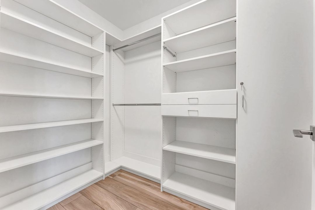 For Sale: $1,999,000 (3 beds, 3 baths, 2426 Square Feet)