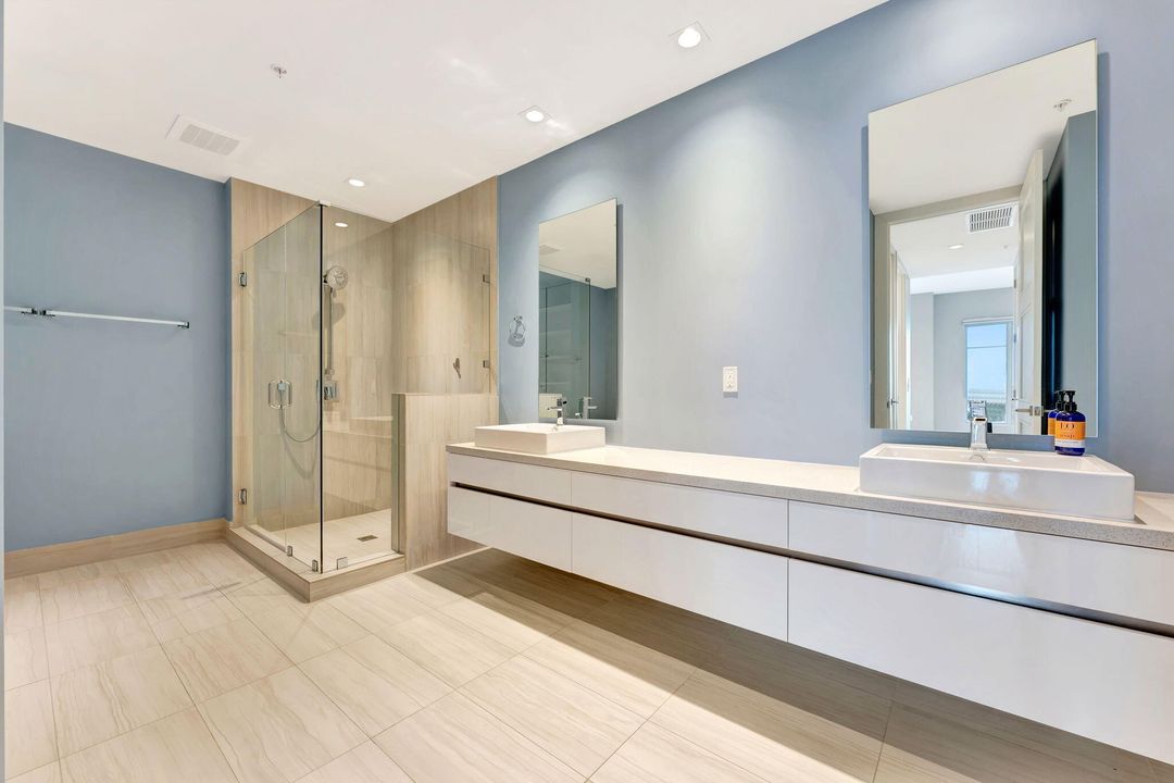 For Sale: $1,999,000 (3 beds, 3 baths, 2426 Square Feet)