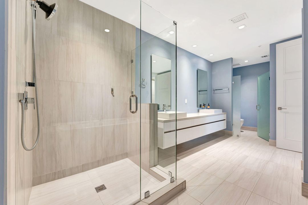 For Sale: $1,999,000 (3 beds, 3 baths, 2426 Square Feet)