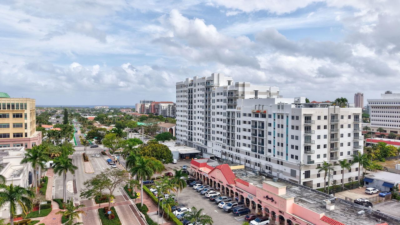 For Sale: $1,999,000 (3 beds, 3 baths, 2426 Square Feet)