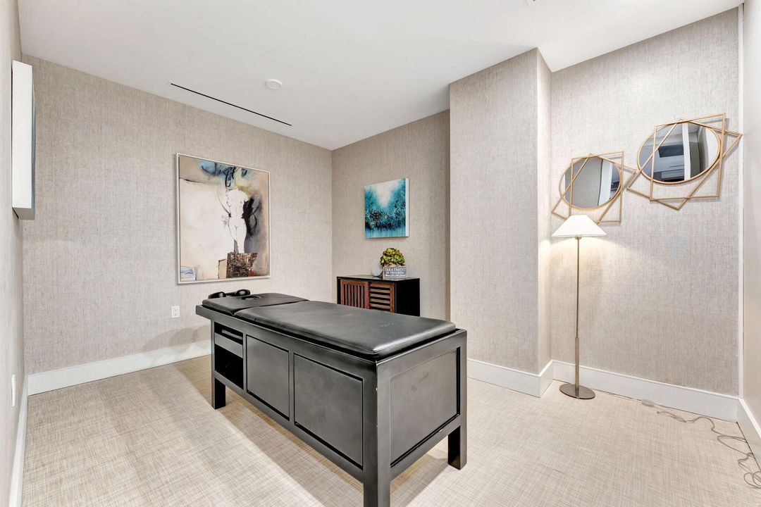 For Sale: $1,999,000 (3 beds, 3 baths, 2426 Square Feet)