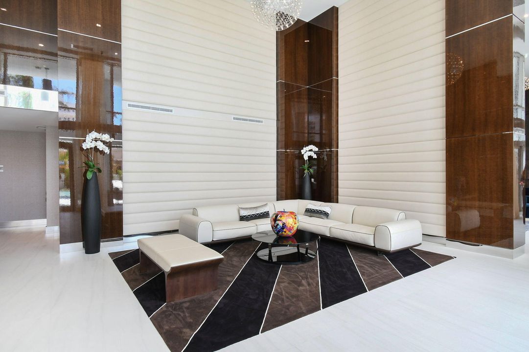 For Sale: $1,999,000 (3 beds, 3 baths, 2426 Square Feet)