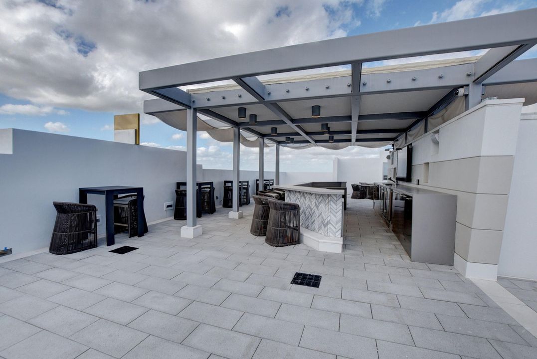 For Sale: $1,999,000 (3 beds, 3 baths, 2426 Square Feet)