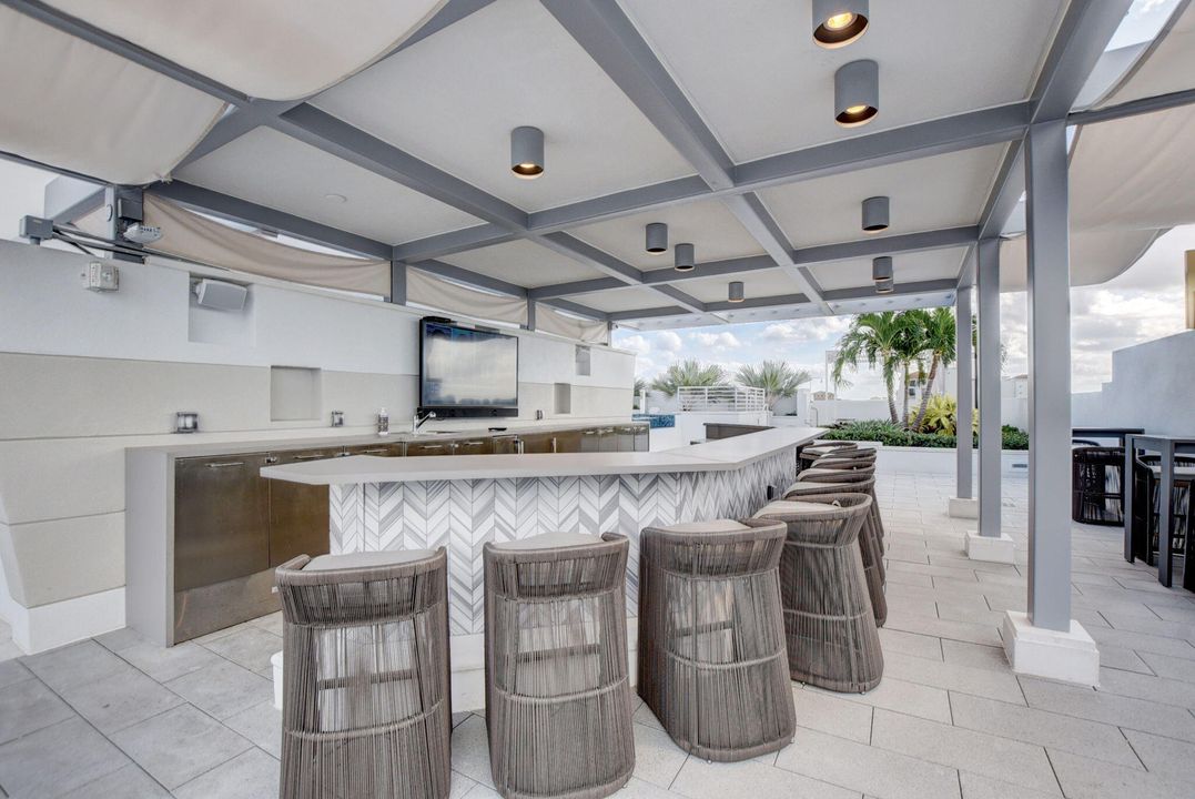 For Sale: $1,999,000 (3 beds, 3 baths, 2426 Square Feet)