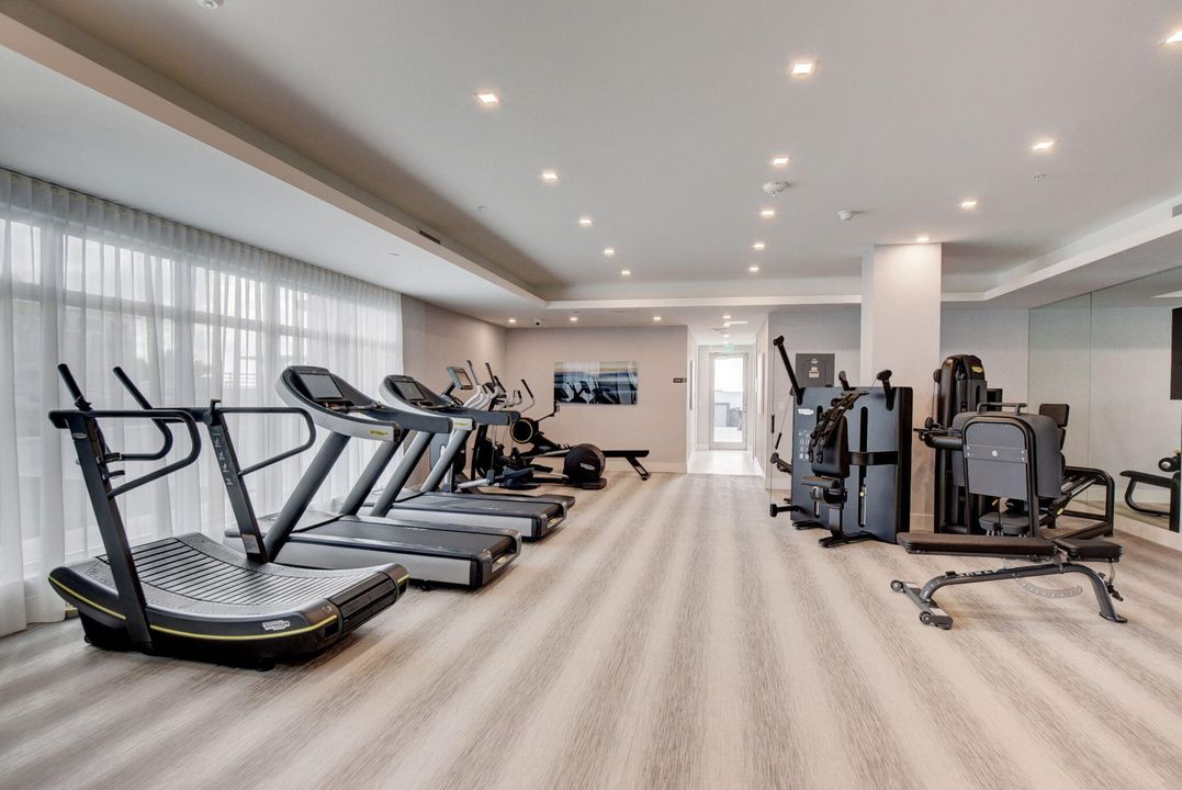 For Sale: $1,999,000 (3 beds, 3 baths, 2426 Square Feet)