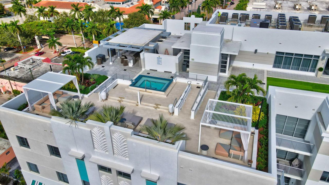 For Sale: $1,999,000 (3 beds, 3 baths, 2426 Square Feet)