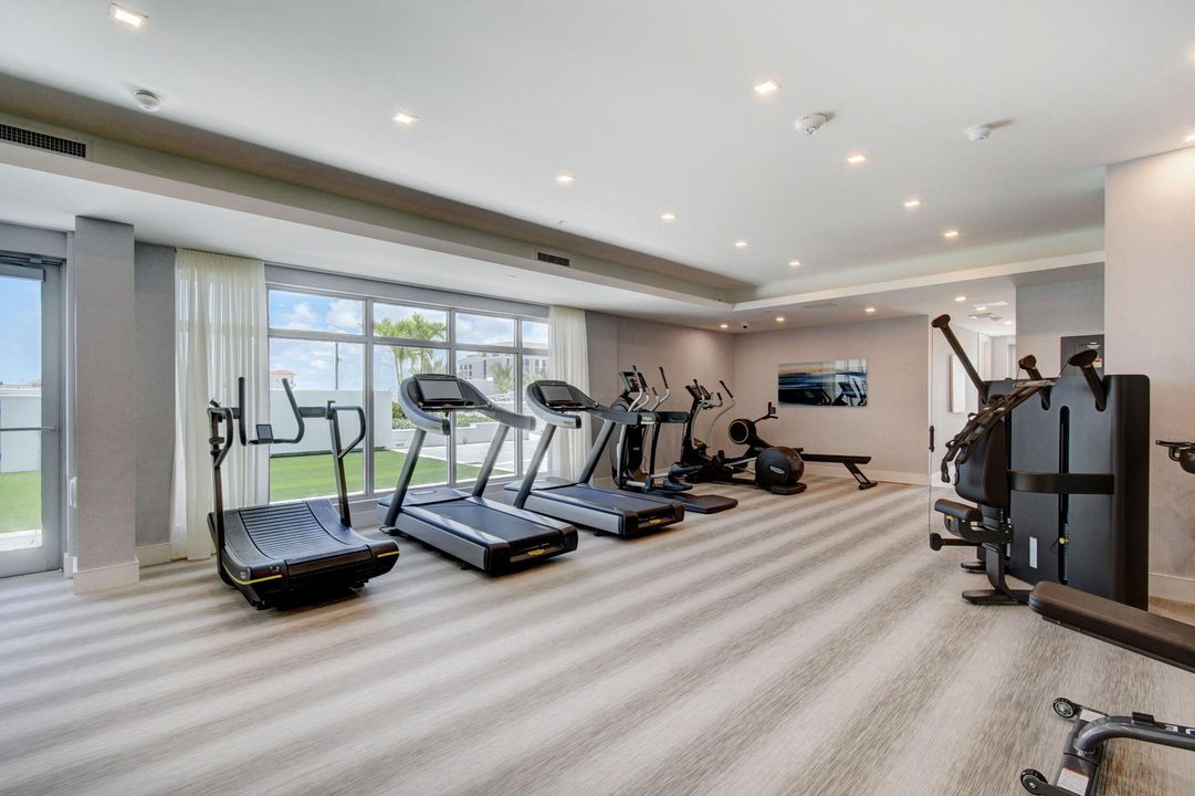 For Sale: $1,999,000 (3 beds, 3 baths, 2426 Square Feet)