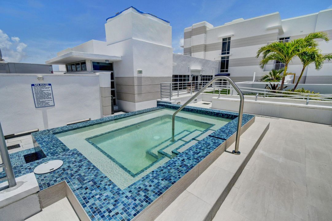 For Sale: $1,999,000 (3 beds, 3 baths, 2426 Square Feet)