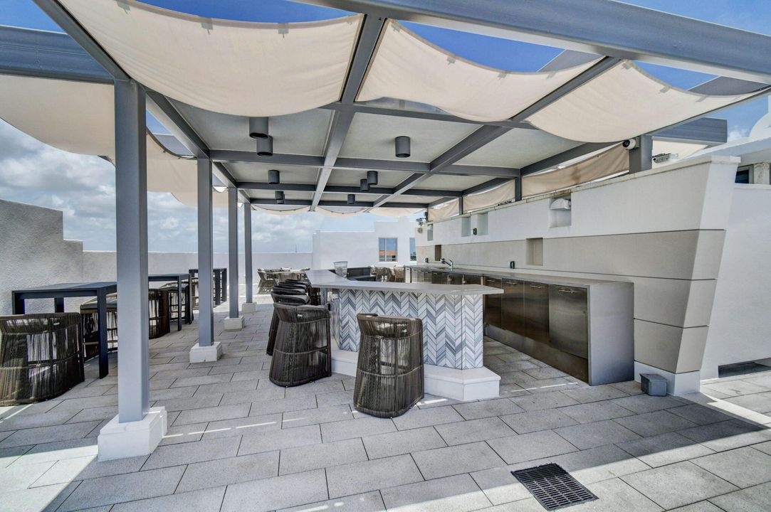 For Sale: $1,999,000 (3 beds, 3 baths, 2426 Square Feet)