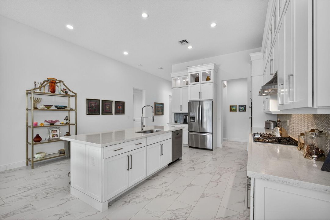 For Sale: $995,000 (3 beds, 3 baths, 2574 Square Feet)