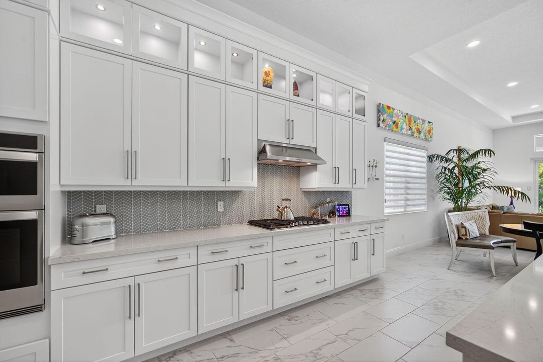 For Sale: $995,000 (3 beds, 3 baths, 2574 Square Feet)