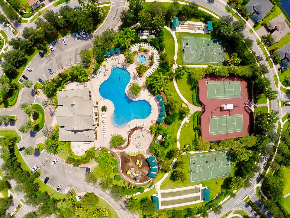 For Sale: $379,000 (2 beds, 2 baths, 1616 Square Feet)