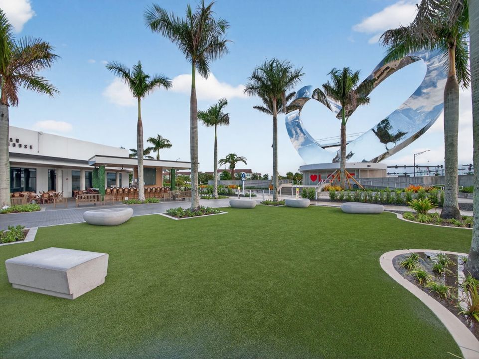 For Sale: $379,000 (2 beds, 2 baths, 1616 Square Feet)