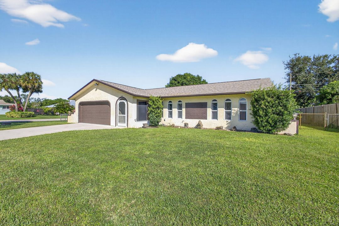 Под контрактом: $529,000 (3 спален, 2 ванн, 1593 Квадратных фут)