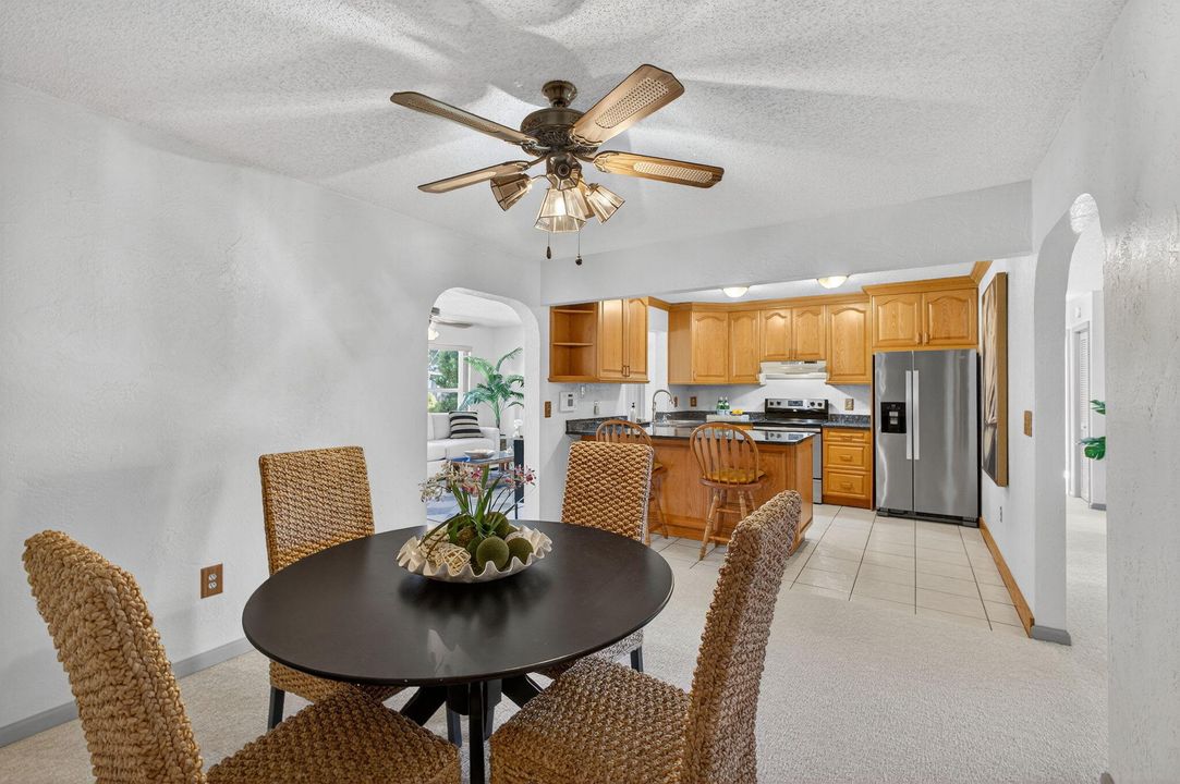 Под контрактом: $529,000 (3 спален, 2 ванн, 1593 Квадратных фут)