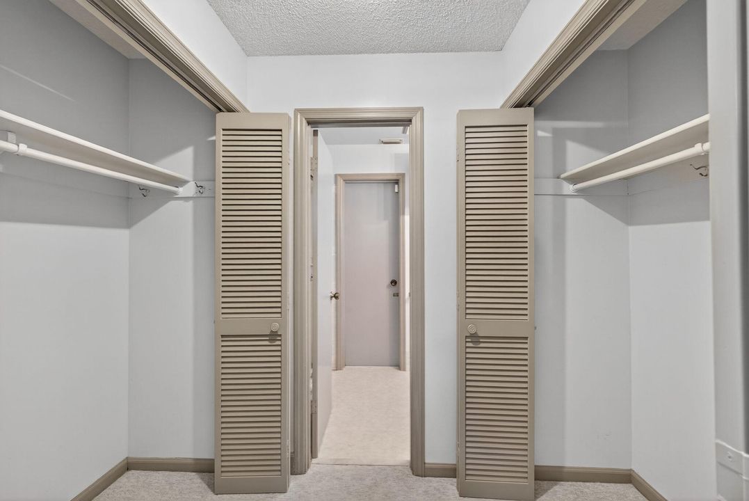 Под контрактом: $529,000 (3 спален, 2 ванн, 1593 Квадратных фут)