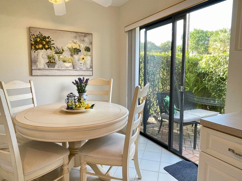 合同活跃: $7,000 (2 贝兹, 2 浴室, 1546 平方英尺)