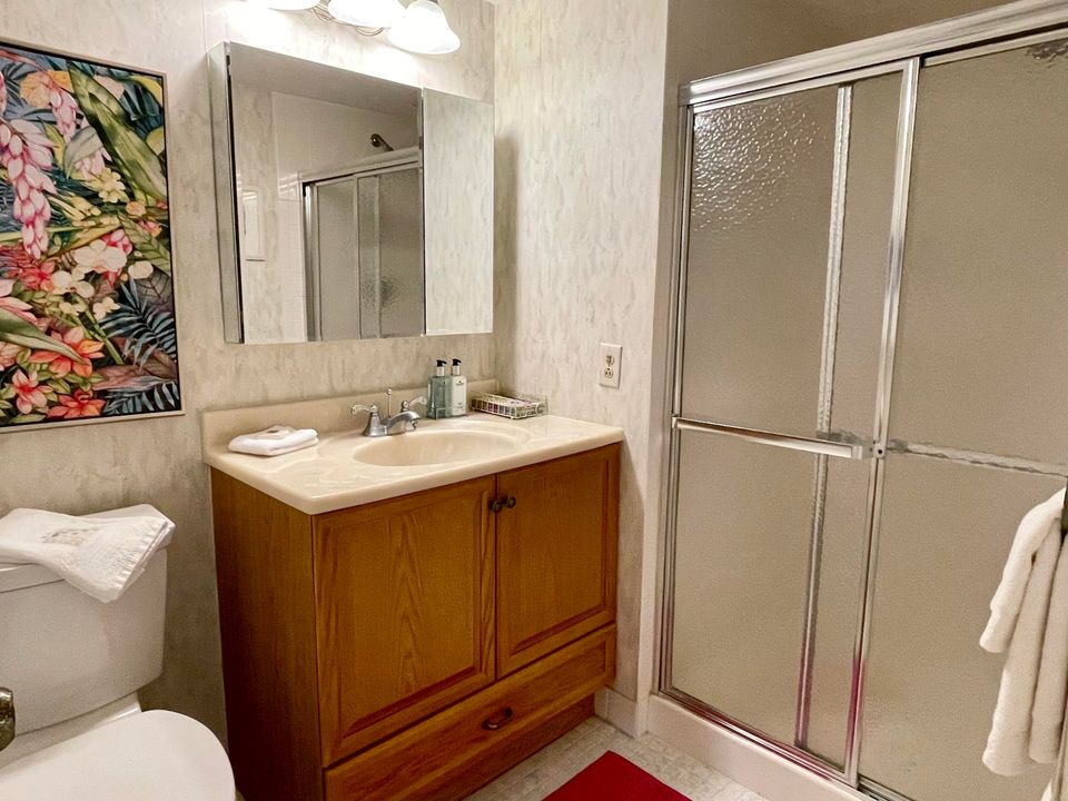 合同活跃: $7,000 (2 贝兹, 2 浴室, 1546 平方英尺)