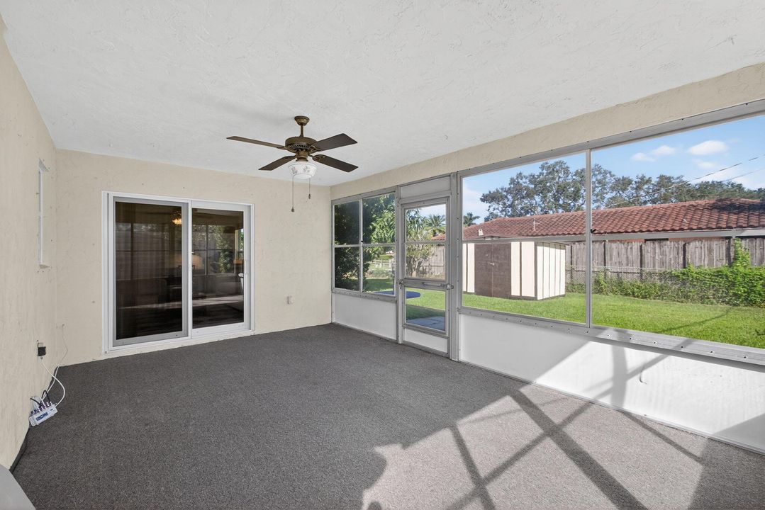 Под контрактом: $529,000 (3 спален, 2 ванн, 1593 Квадратных фут)