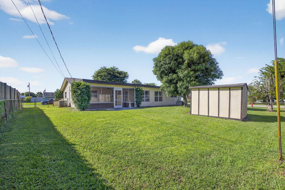 Под контрактом: $529,000 (3 спален, 2 ванн, 1593 Квадратных фут)