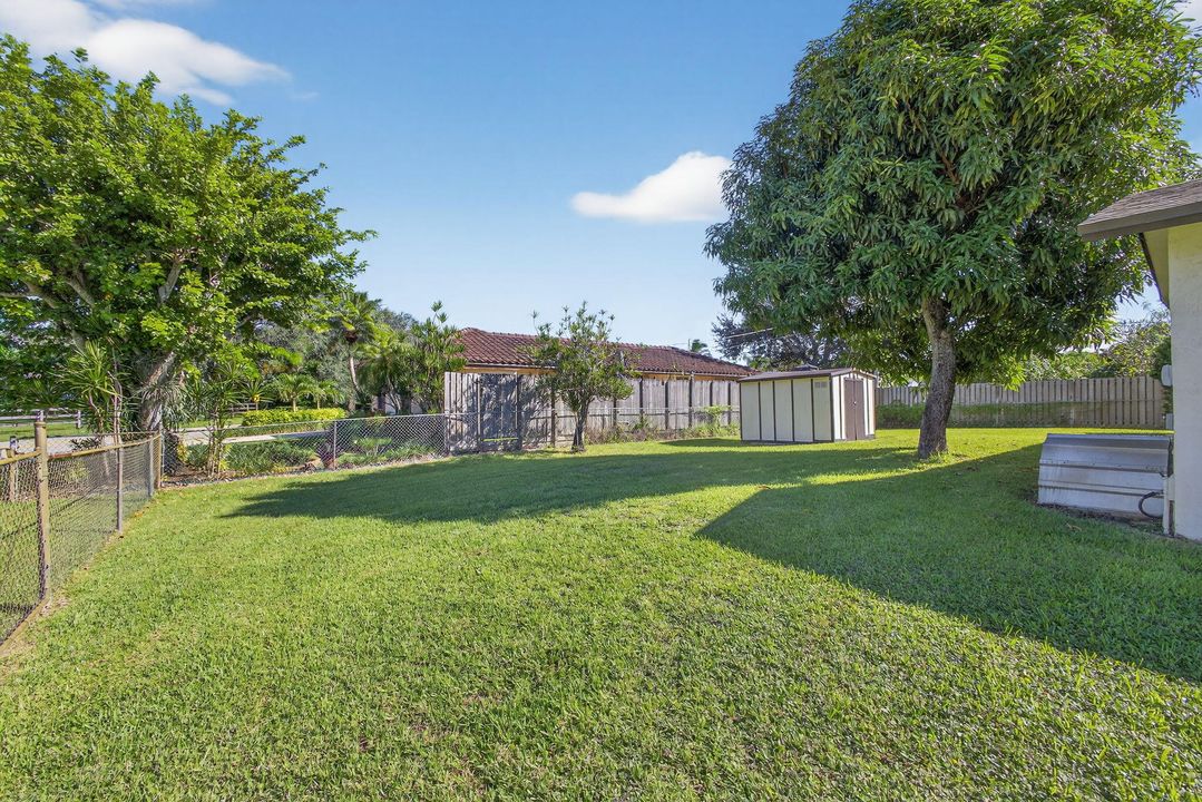 Под контрактом: $529,000 (3 спален, 2 ванн, 1593 Квадратных фут)