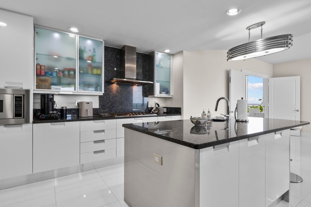 Active With Contract: $13,500 (4 beds, 4 baths, 3139 Square Feet)