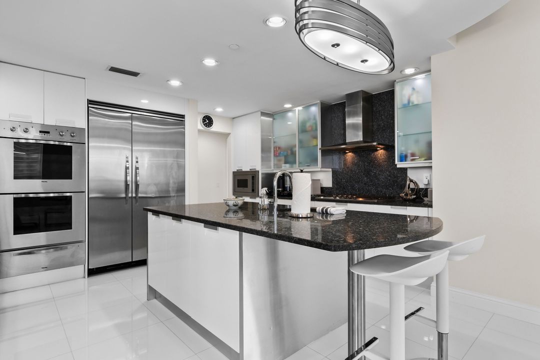 Active With Contract: $13,500 (4 beds, 4 baths, 3139 Square Feet)