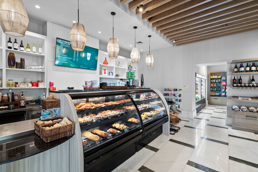 Active With Contract: $13,500 (4 beds, 4 baths, 3139 Square Feet)