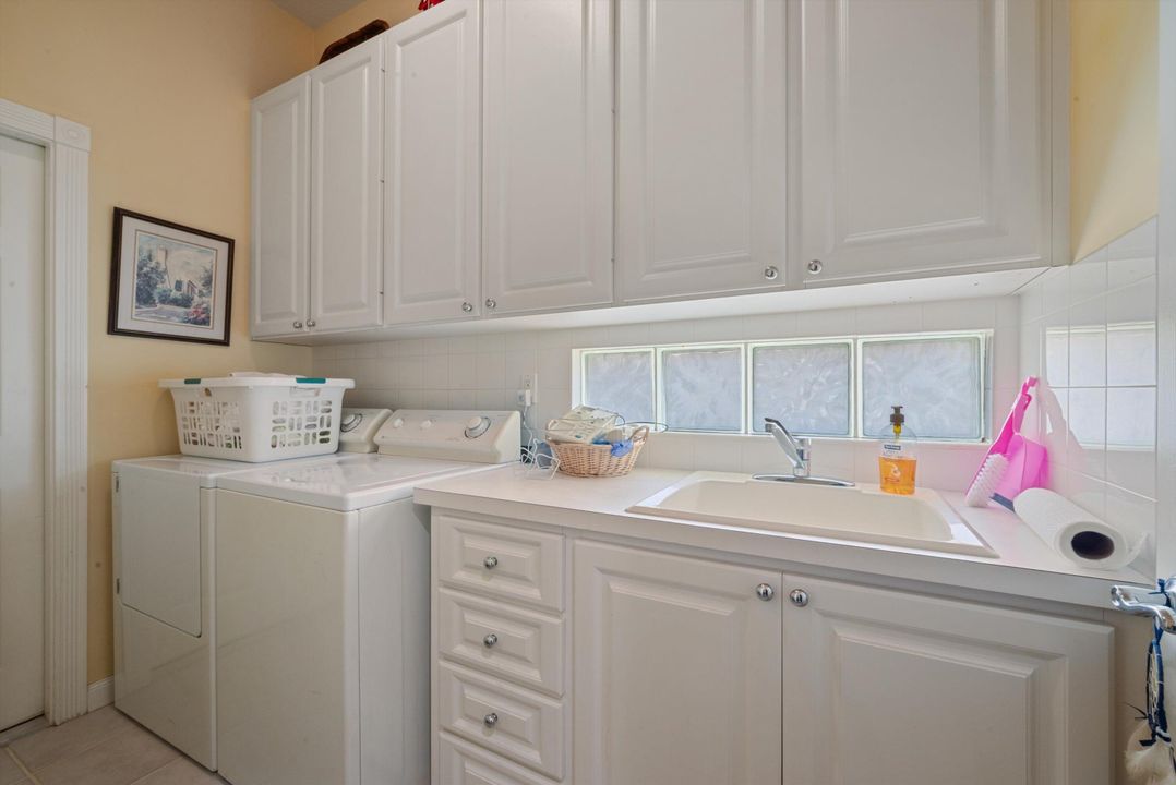 Active With Contract: $629,000 (3 beds, 2 baths, 1711 Square Feet)