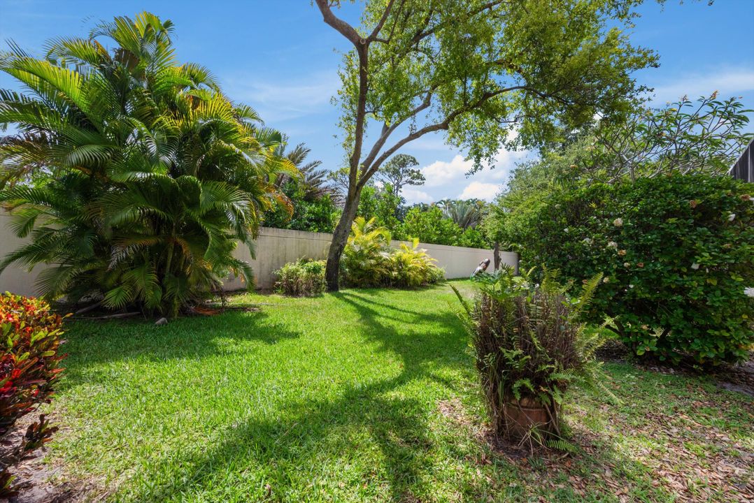 Active With Contract: $629,000 (3 beds, 2 baths, 1711 Square Feet)