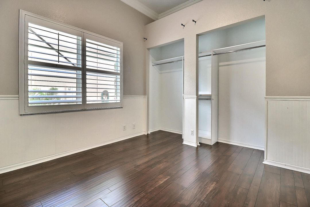 Под контрактом: $4,200 (4 спален, 2 ванн, 2384 Квадратных фут)