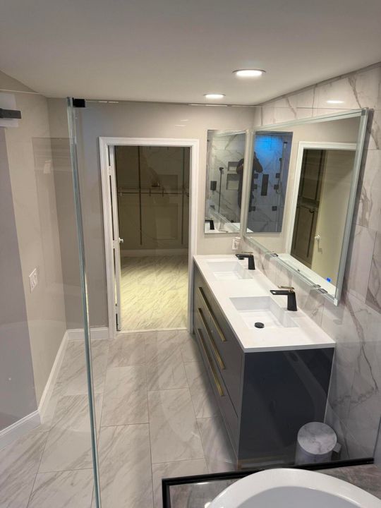 Activo con contrato: $699,000 (4 camas, 2 baños, 2246 Pies cuadrados)