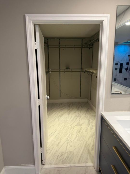 Activo con contrato: $699,000 (4 camas, 2 baños, 2246 Pies cuadrados)