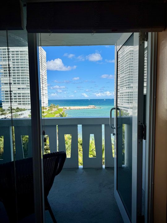 Active With Contract: $3,800 (2 beds, 2 baths, 1510 Square Feet)