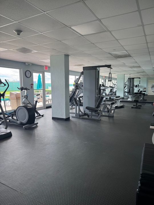 Active With Contract: $3,800 (2 beds, 2 baths, 1510 Square Feet)